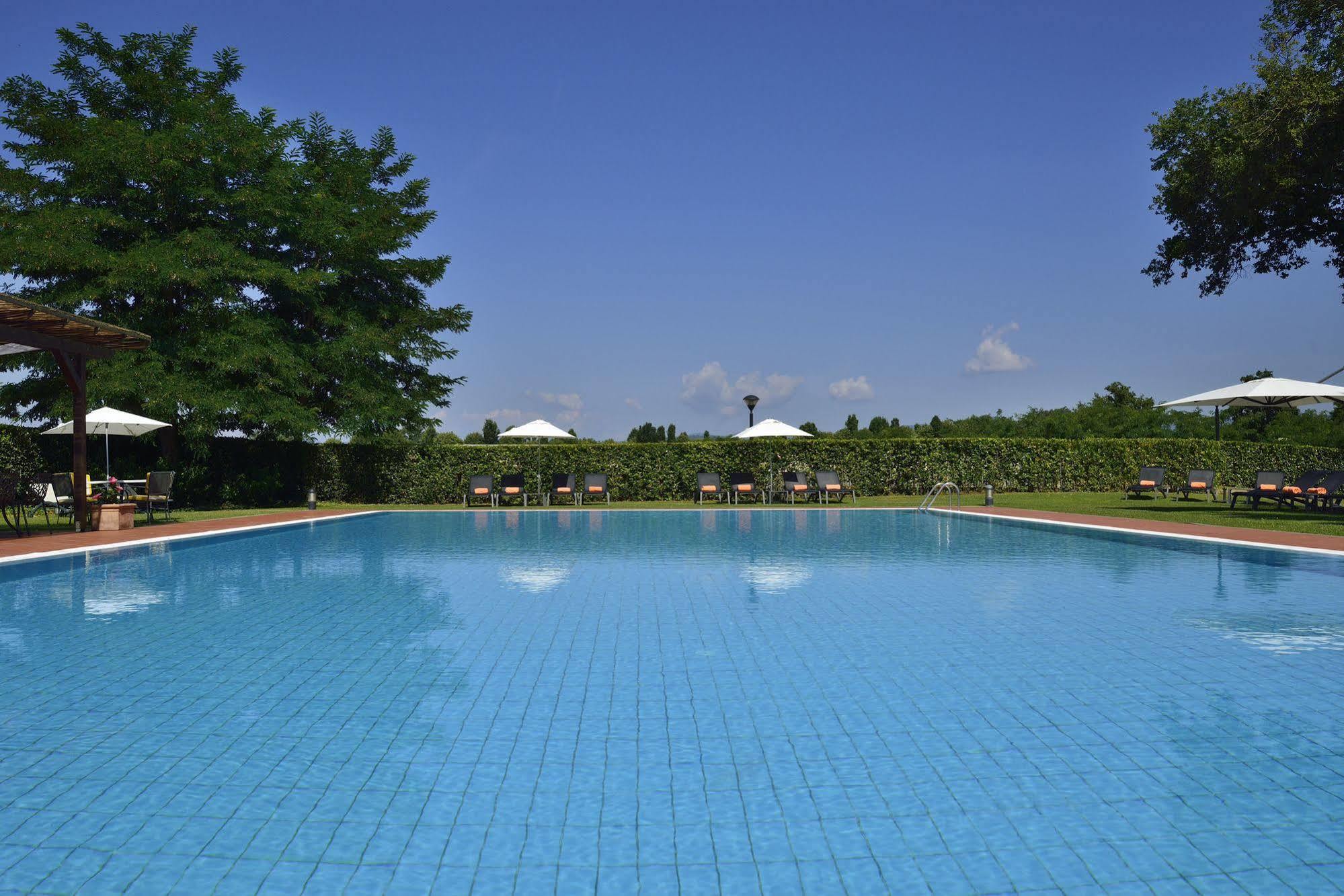Unahotels Poggio Dei Medici Toscana Scarperia Zewnętrze zdjęcie